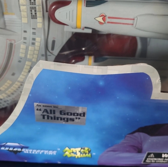 2014 Star Trek Next Generation Enterprise NCC-1701-D "All Good Things"  NIB - Picture 11 of 16